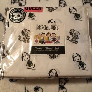 Halloween Peanut sheets with Snoopy and Woodstock.